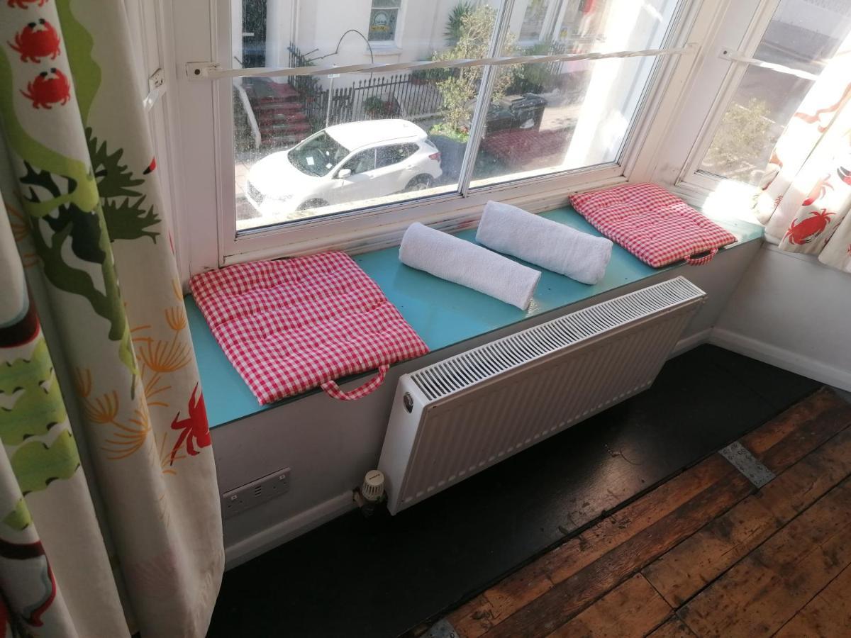 Seadragon Backpackers * Brighton