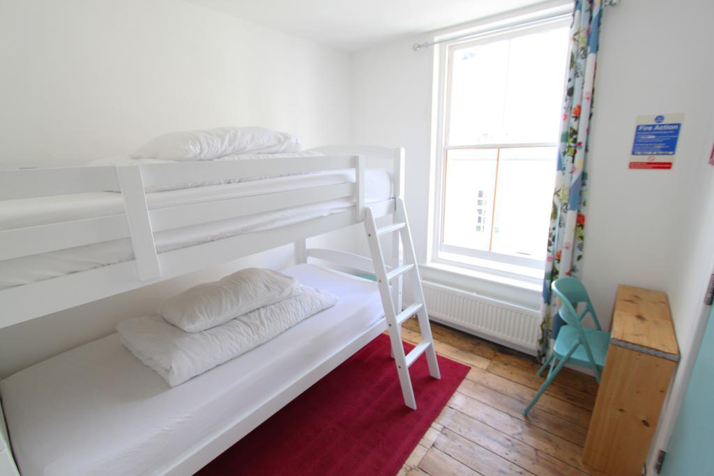 Seadragon Backpackers Hostel *